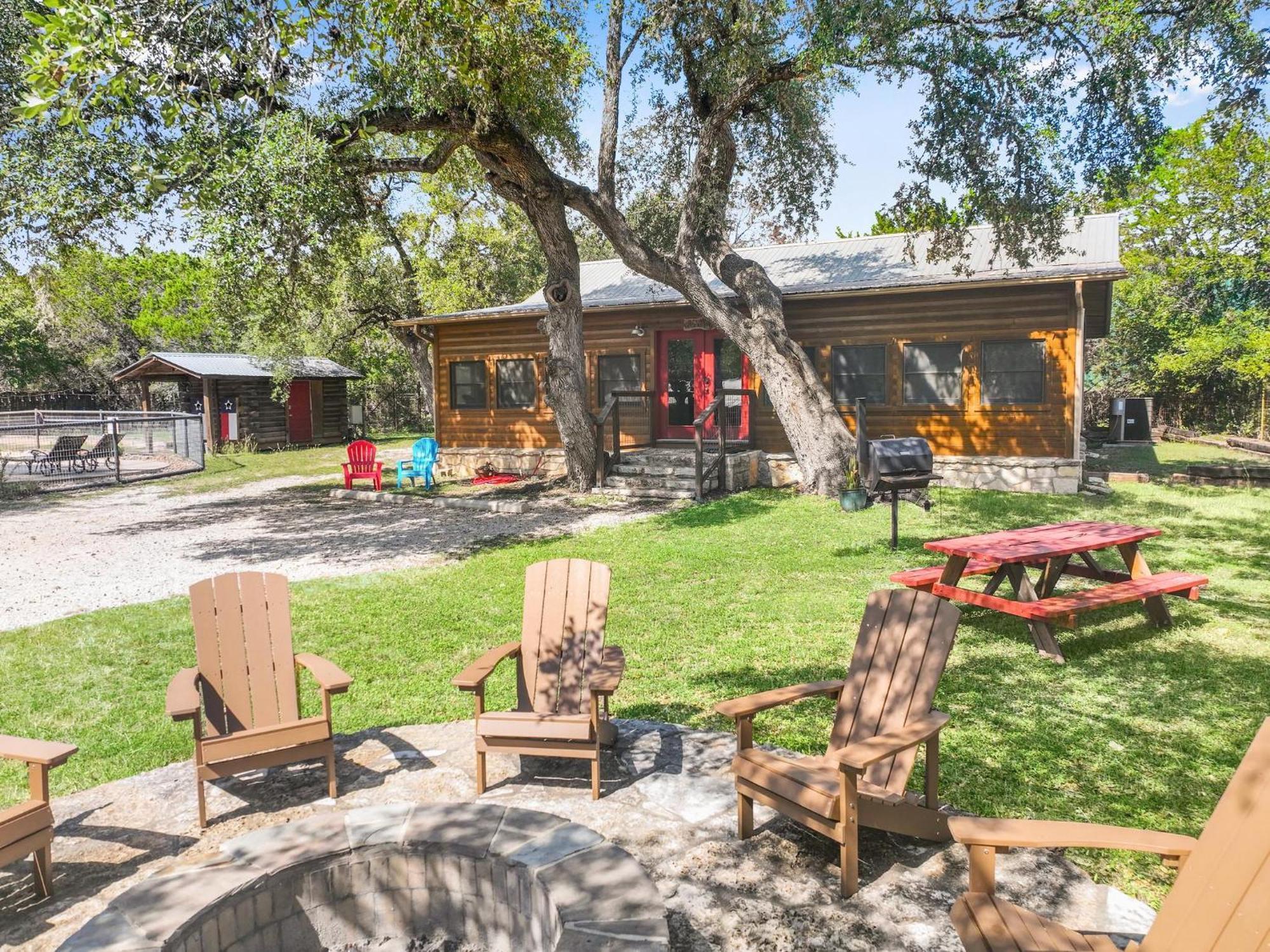 Wimberley Log Cabins Resort And Suites- The Oak Lodge Ngoại thất bức ảnh